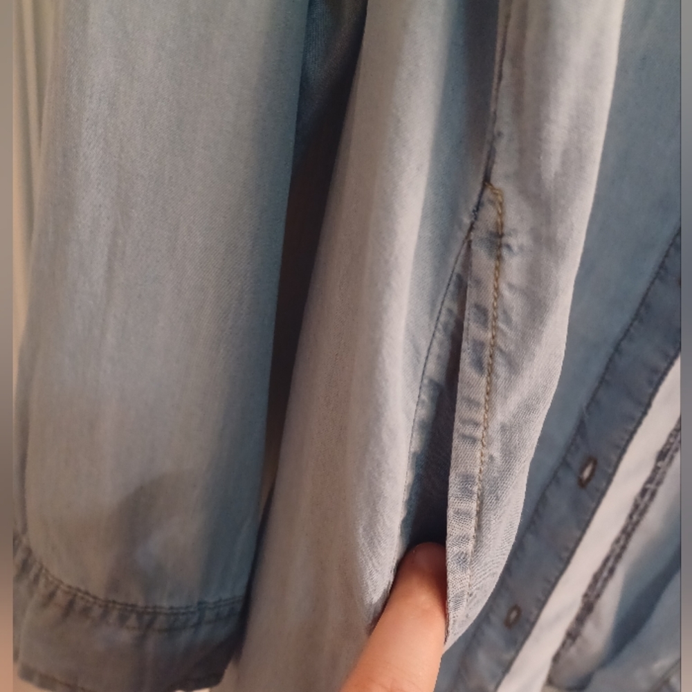 Button Up Top - Picture 6 of 10